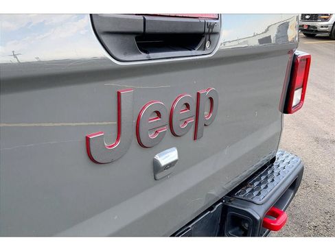 Used 2020 Jeep Gladiator Rubicon AWD/4WD image 9