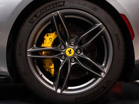 Certified 2023 Ferrari 812 GTS RWD image 15