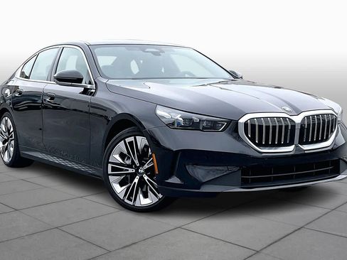 Used 2024 BMW 540i xDrive w/ Executive Package AWD/4WD image 2