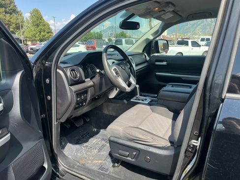 Used 2016 Toyota Tundra SR5 w/ TRD Off Road Package AWD/4WD image 10