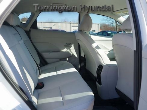 Certified 2025 Hyundai Kona SEL image 11