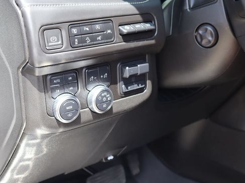 Used 2023 GMC Yukon Denali Ultimate AWD/4WD image 28