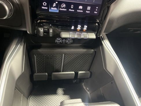 New 2026 RAM 1500 4x4 Crew Cab image 21