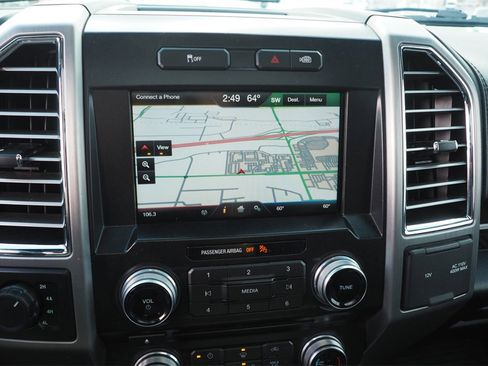 Used 2015 Ford F150 Platinum w/ Equipment Group 701A Luxury image 24