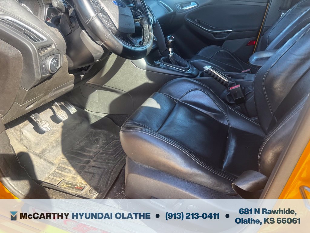 Used 2016 Ford Focus ST w/ Equipment Group 402A FWD image 3