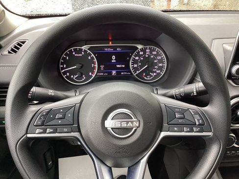 Used 2025 Nissan Sentra SV FWD image 26