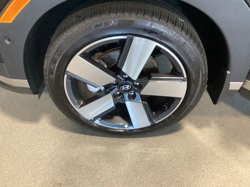 Used 2025 Hyundai Santa Fe Limited image 16