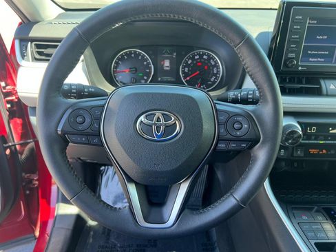 Certified 2020 Toyota RAV4 XLE w/ Convenience Package AWD/4WD image 13