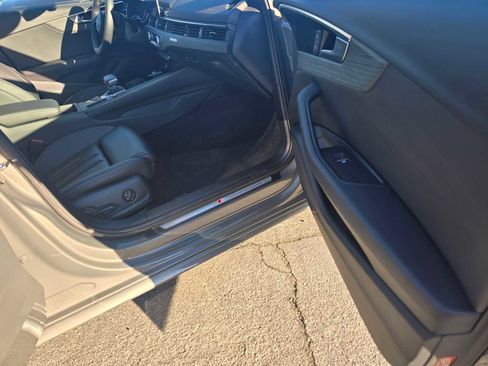 Used 2023 Audi A4 2.0T Premium w/ Convenience Package image 10