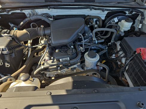 Used 2020 Toyota Tacoma SR image 10