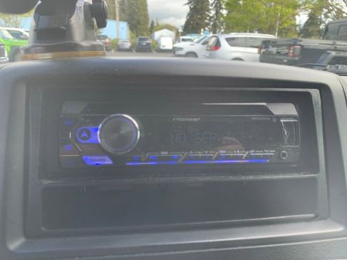 Used 2017 Dodge Grand Caravan SXT image 14