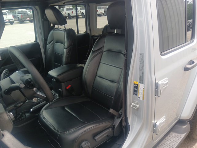 Used 2023 Jeep Wrangler Unlimited Sahara AWD/4WD image 26