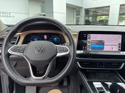 Used 2024 Volkswagen Atlas SE AWD/4WD image 6