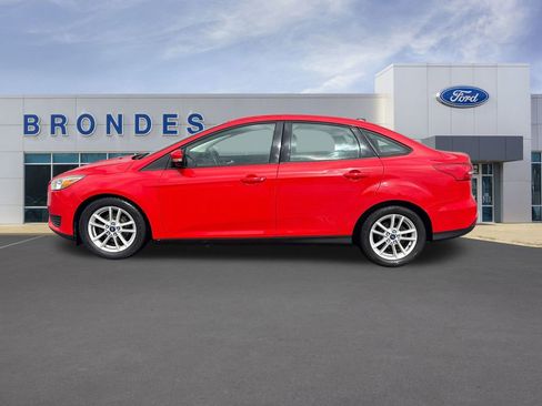 Used 2015 Ford Focus SE image 1