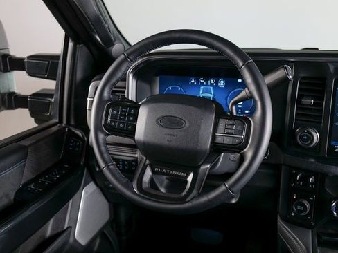 Used 2025 Ford F250 Platinum AWD/4WD image 13
