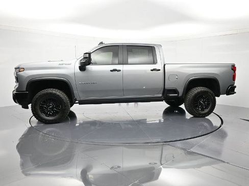 New 2026 Chevrolet Silverado 2500 ZR2 image 9