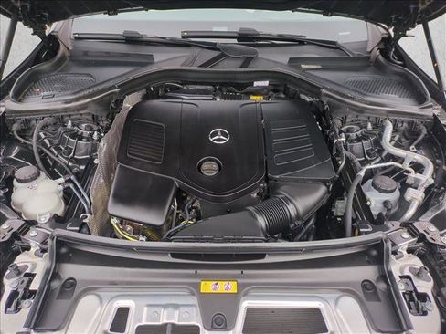 Used 2025 Mercedes-Benz GLC 300 4MATIC image 24