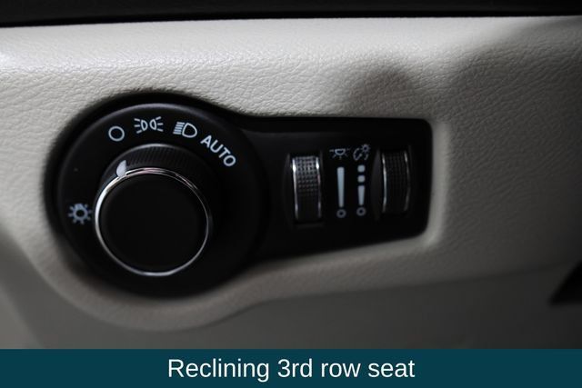 Used 2023 Chrysler Voyager LX FWD image 19