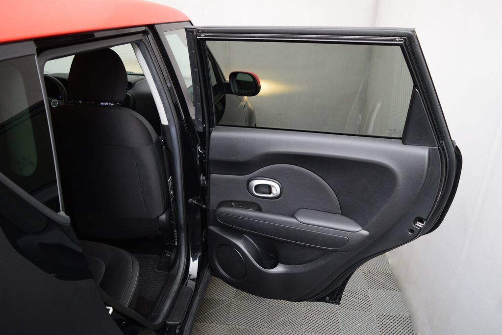 Used 2015 Kia Soul FWD image 14