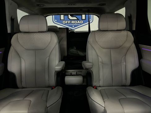 Used 2024 Hyundai Palisade Calligraphy image 23