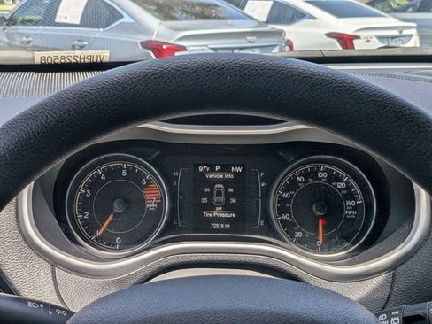 Used 2018 Jeep Cherokee Latitude FWD image 30