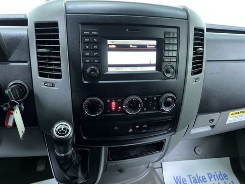 Used 2016 Mercedes-Benz Sprinter 2500 image 22