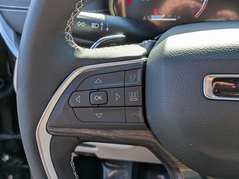 Certified 2025 Jeep Grand Cherokee L Limited w/ Black Appearance Package image 17