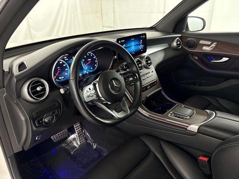 Used 2022 Mercedes-Benz GLC 300 image 4