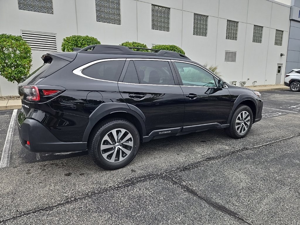 Used 2024 Subaru Outback Premium AWD/4WD image 8