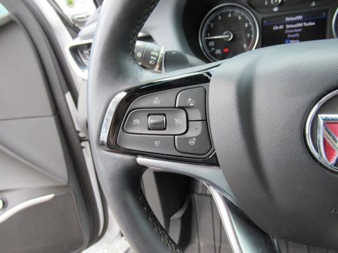 Used 2022 Buick Enclave Essence w/ Sport Touring Edition image 18