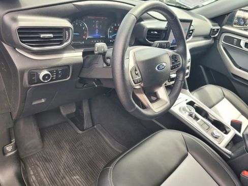 Certified 2023 Ford Explorer XLT w/ Equipment Group 202A AWD/4WD image 9