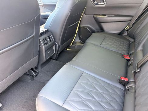 Certified 2025 Nissan Rogue Platinum FWD image 16