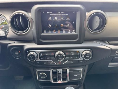 Used 2021 Jeep Wrangler Unlimited Sport AWD/4WD image 19