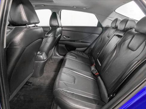 Used 2022 Hyundai Elantra Limited image 18