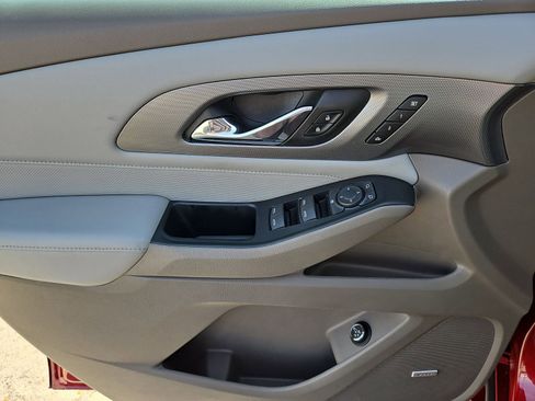 Used 2018 Chevrolet Traverse Premier w/ Driver Confidence II Package image 22