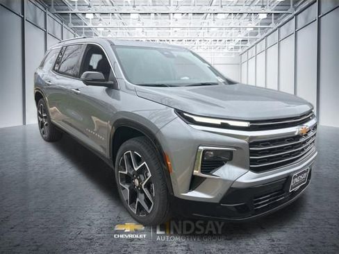 New 2026 Chevrolet Traverse High Country AWD/4WD image 3