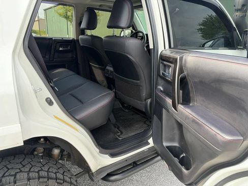 Used 2021 Toyota 4Runner Venture w/ Moonroof Package AWD/4WD image 16