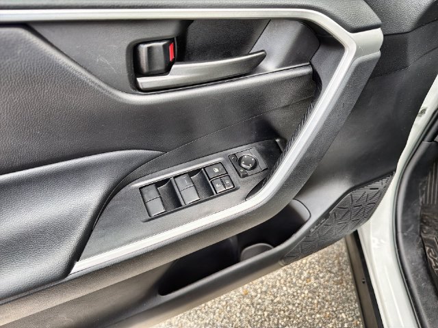 Used 2023 Toyota RAV4 LE FWD image 13