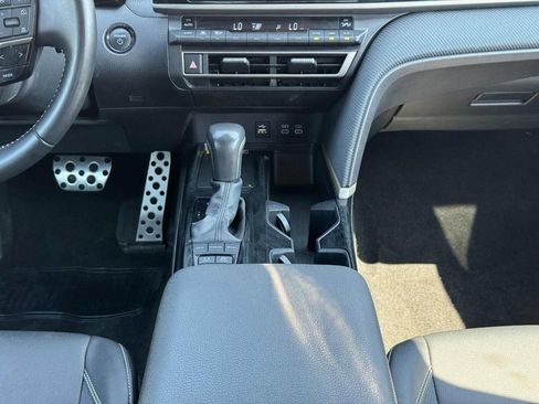 Certified 2025 Toyota Camry SE FWD image 19