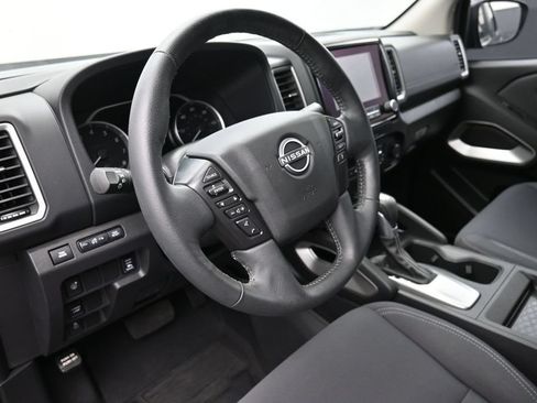 Used 2022 Nissan Frontier SV RWD image 17