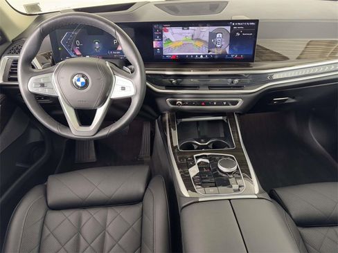 Used 2024 BMW X7 xDrive40i w/ Premium Package image 5