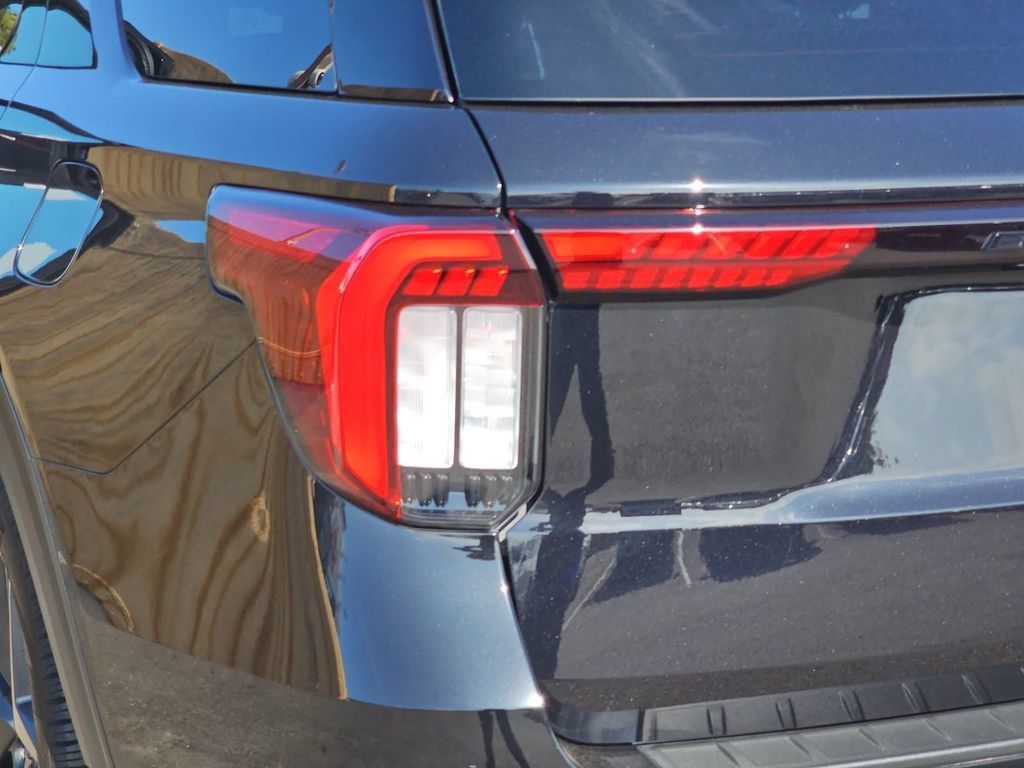 Used 2025 Ford Explorer ST w/ Sun And Sound Package AWD/4WD image 44