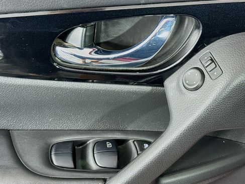 Used 2019 Nissan Rogue Sport SV w/ Technology Package image 23