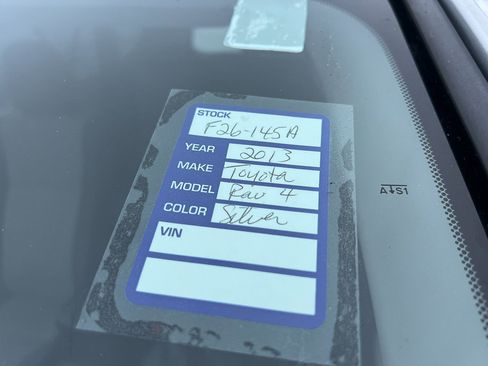 Used 2013 Toyota RAV4 LE image 9