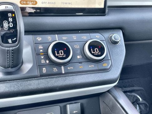Certified 2024 Land Rover Defender 110 SE image 26