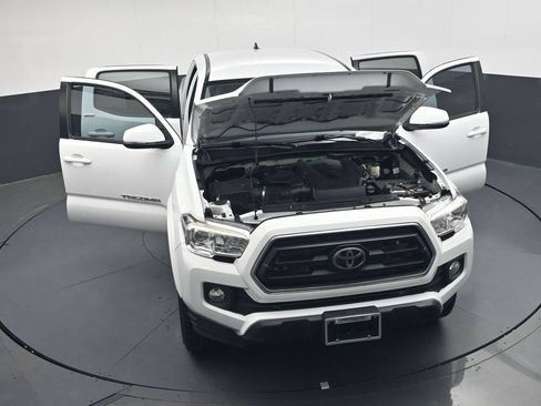 Used 2020 Toyota Tacoma SR5 w/ Technology Package AWD/4WD image 40