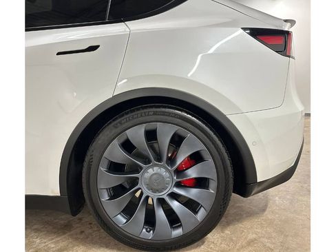 Used 2022 Tesla Model Y Performance image 11