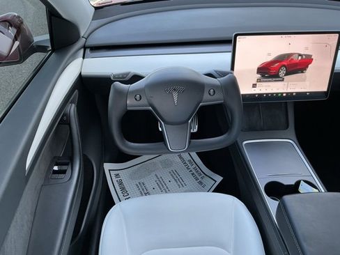 Used 2023 Tesla Model Y Long Range image 9