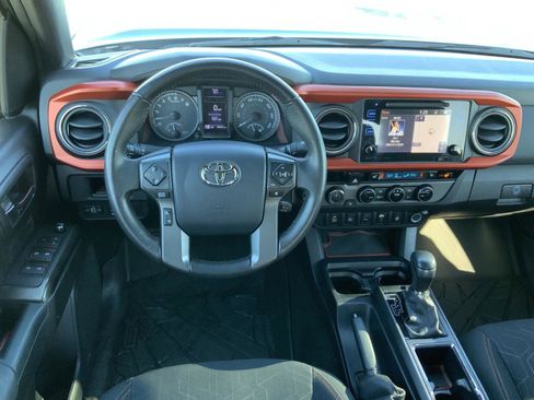 Used 2017 Toyota Tacoma TRD Off-Road image 26