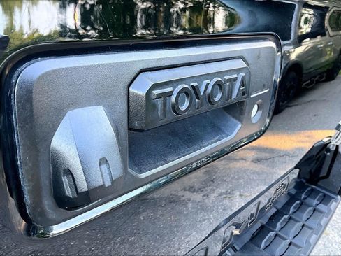 Used 2023 Toyota Tacoma TRD Off-Road w/ Technology Package AWD/4WD image 29
